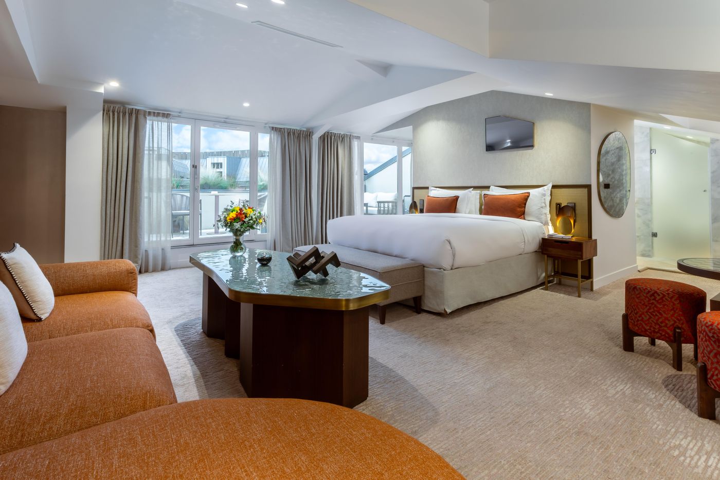 InterContinental-Paris---Champs-Elysees-Etoile--an-IHG-Hotel-Room-10