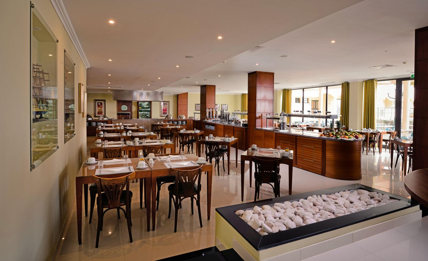 Vila-Gale-Atlantico-Restaurant-30