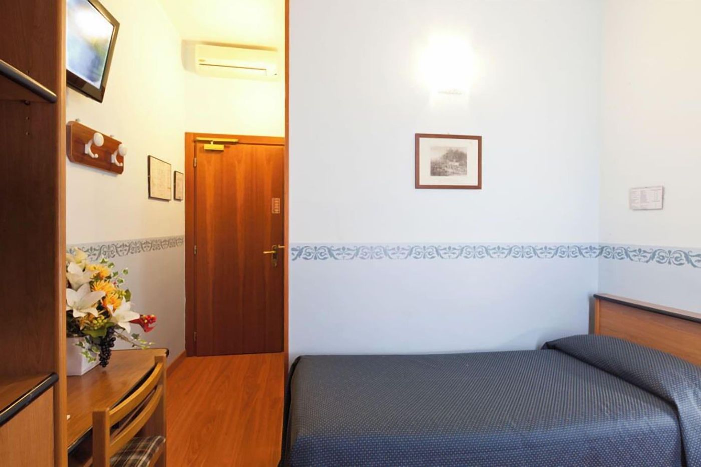 Terminus-E-Plaza-Room-28