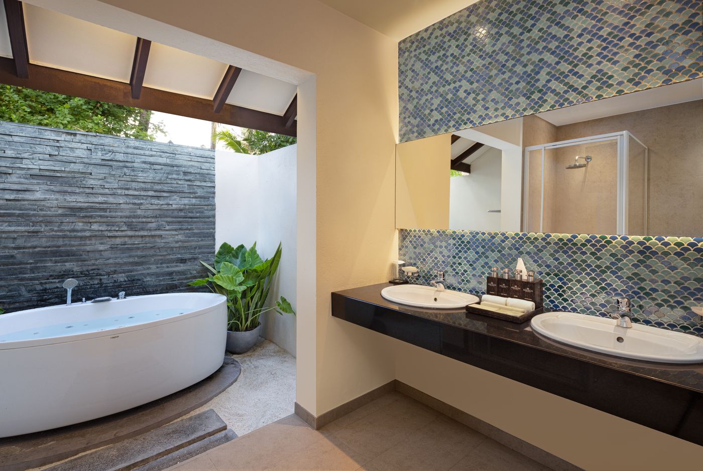 Adaaran Select Meedhupparu & Prestige Water Villas Maldives