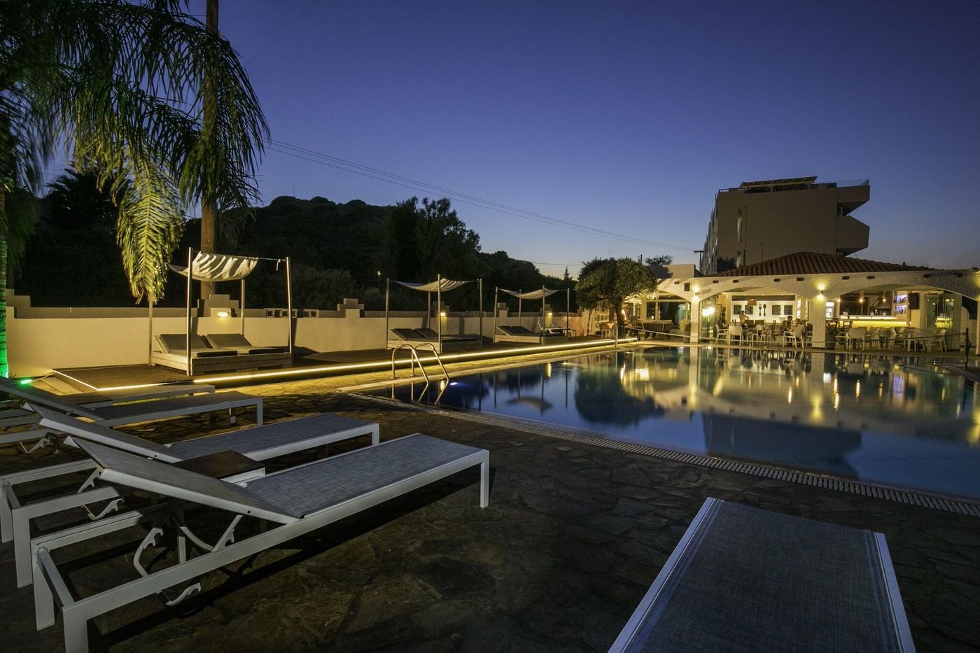 Malibu-Boutique-Pool-6