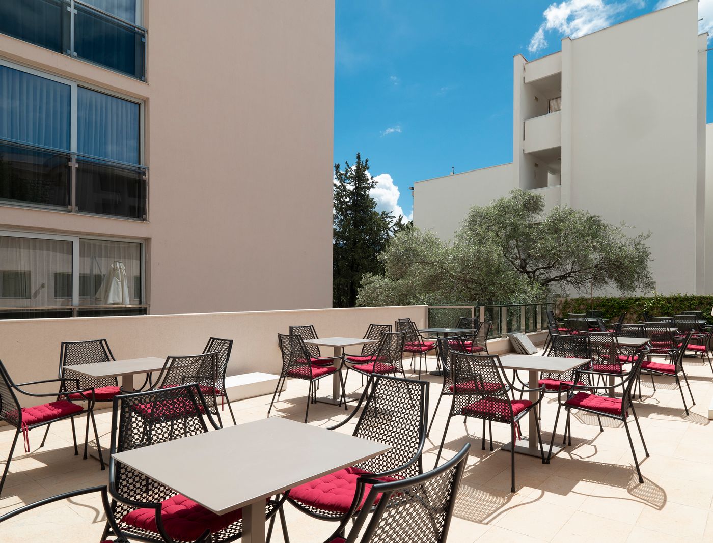 Hotel-Tara-Terrace-19