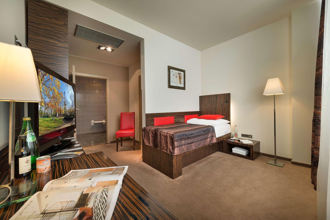 EA-Hotel-Crystal-Palace-Room-7