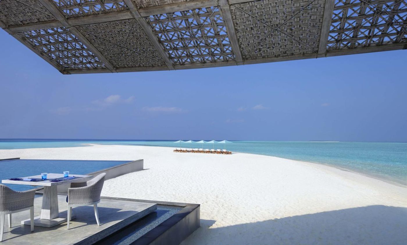 Four Seasons Landaa Giraavaaru
