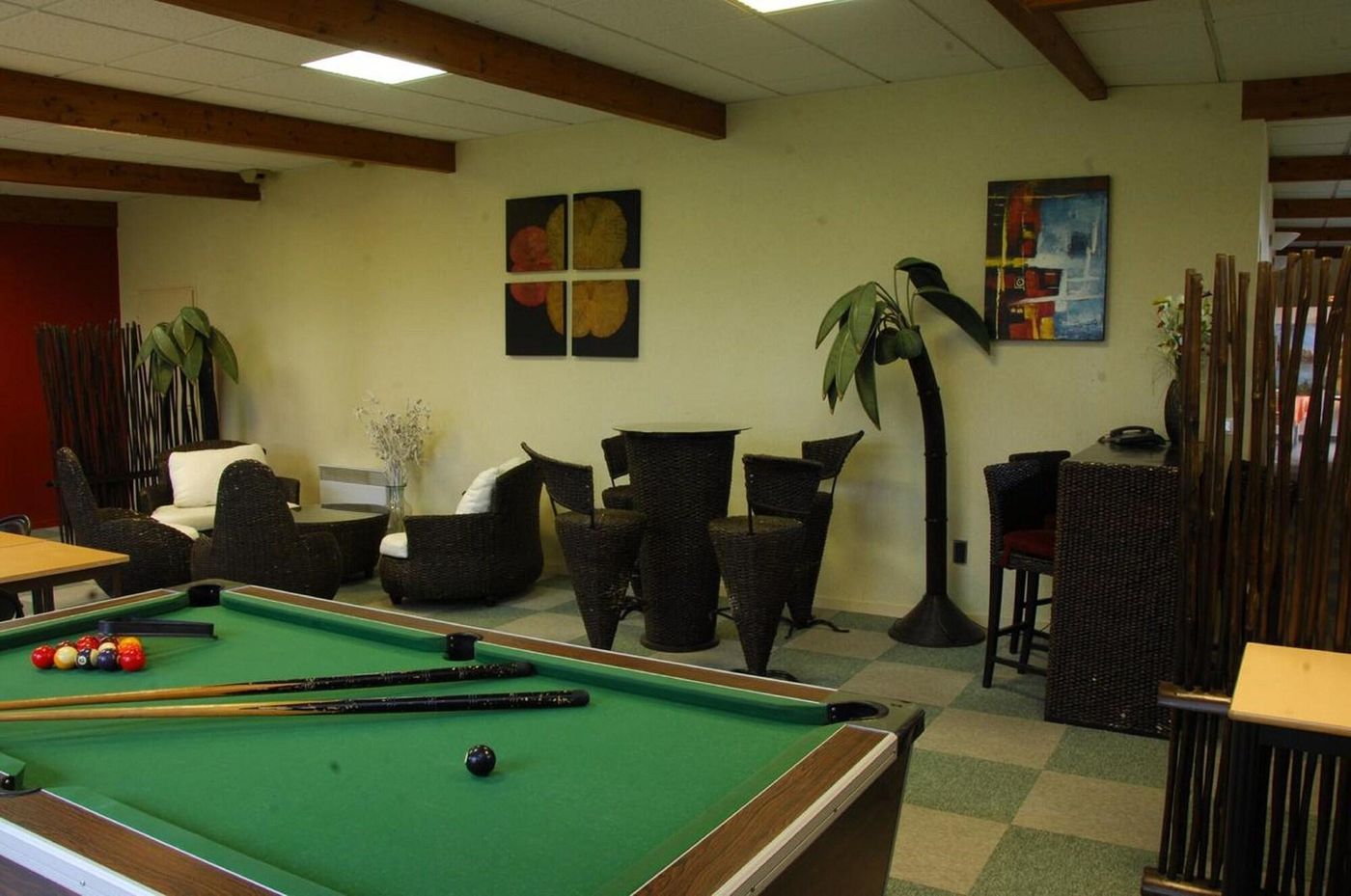 Hôtel Restaurant Chez Nous - France - SAINTE-CROIX - Sports and Entertainment - 2