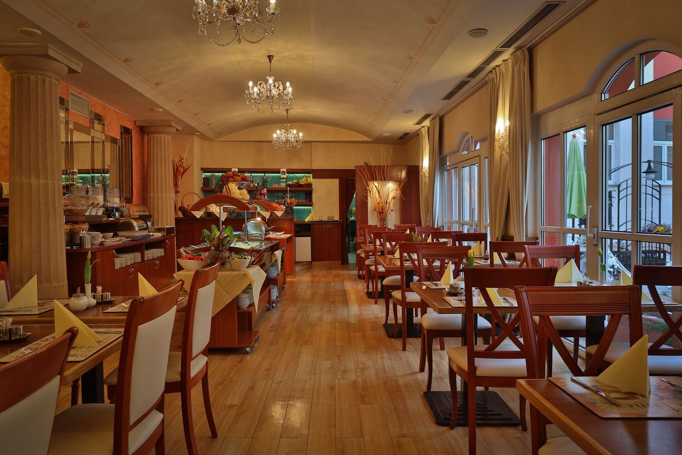 Hotel-Meteor-Plaza-Prague-Restaurant-31
