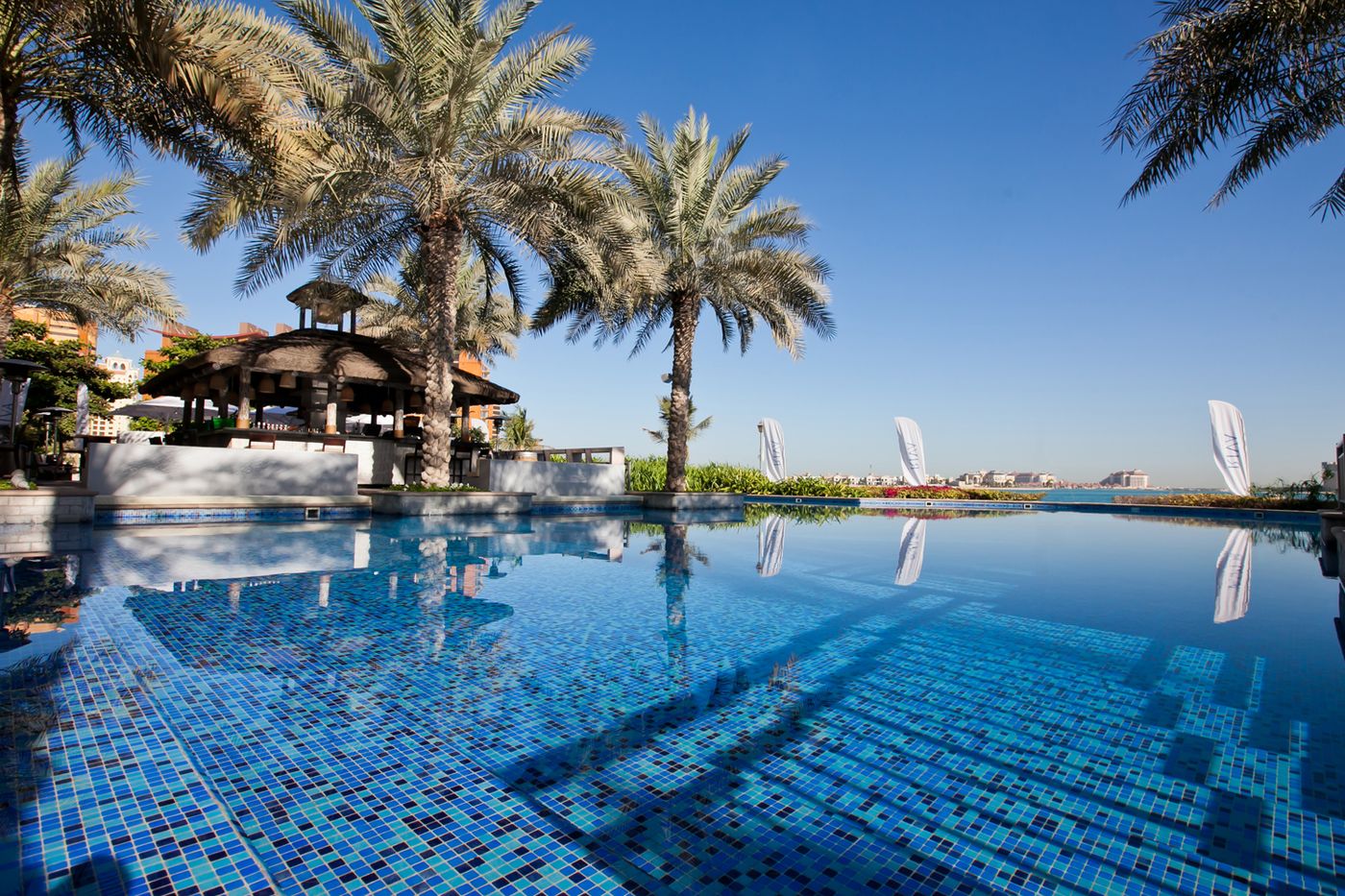 Movenpick-Hotel-Jumeirah-Lakes-Towers-Beach-1