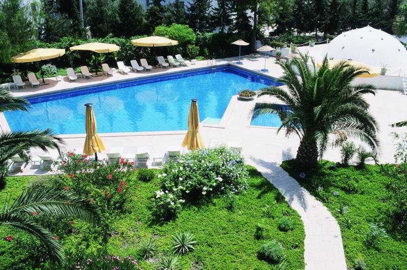 Karia-Princess-Pool-2