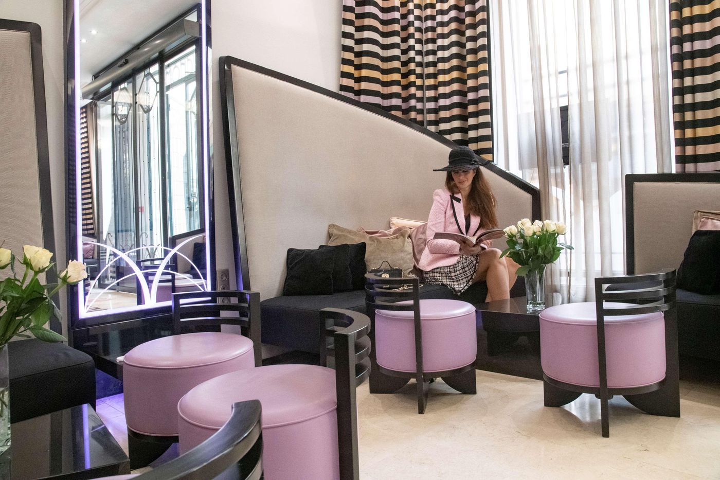 Best-Western-Premier-Mondial-Lobby-62