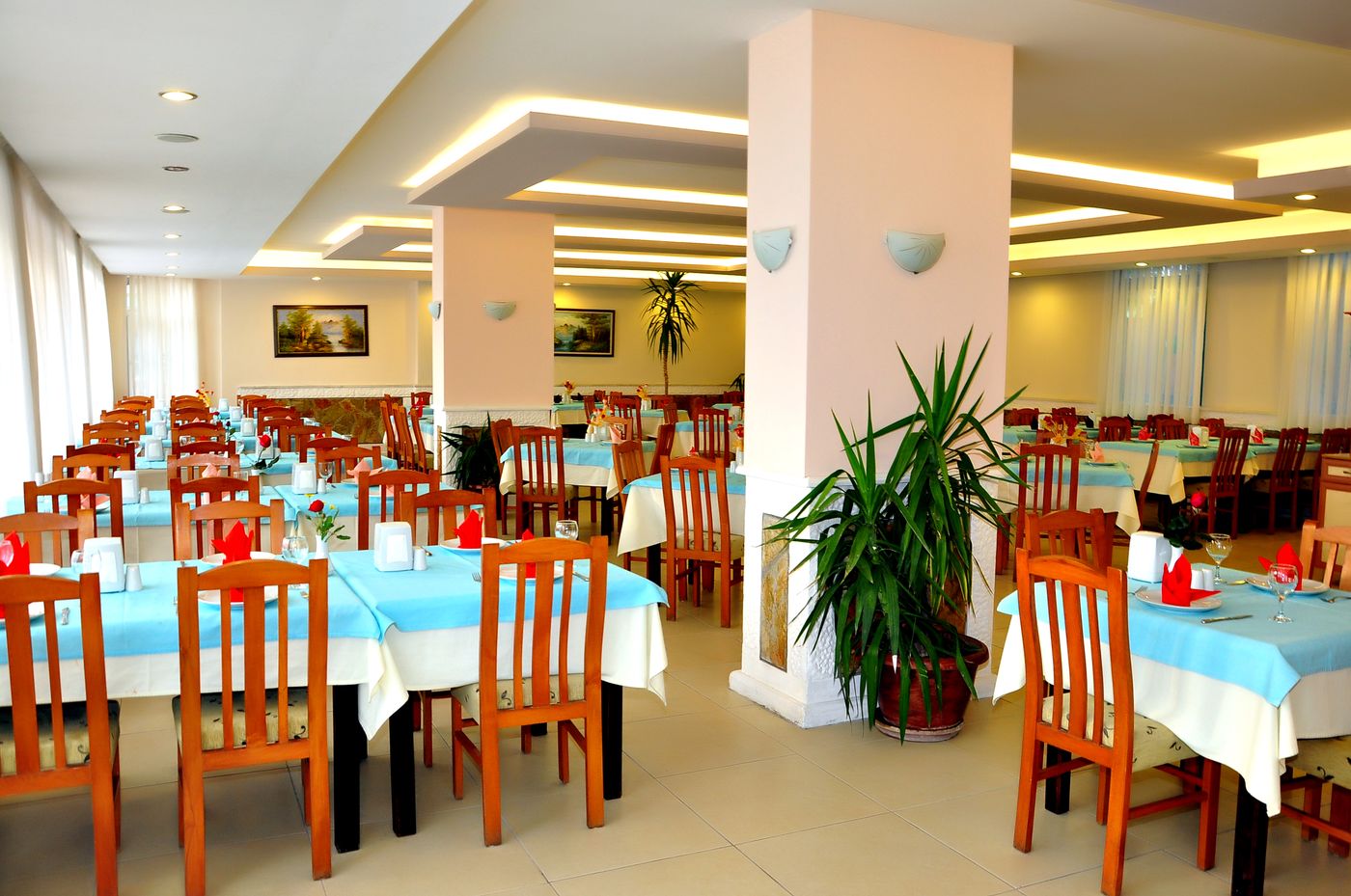 Cinar-Family-Suites-Restaurant-51
