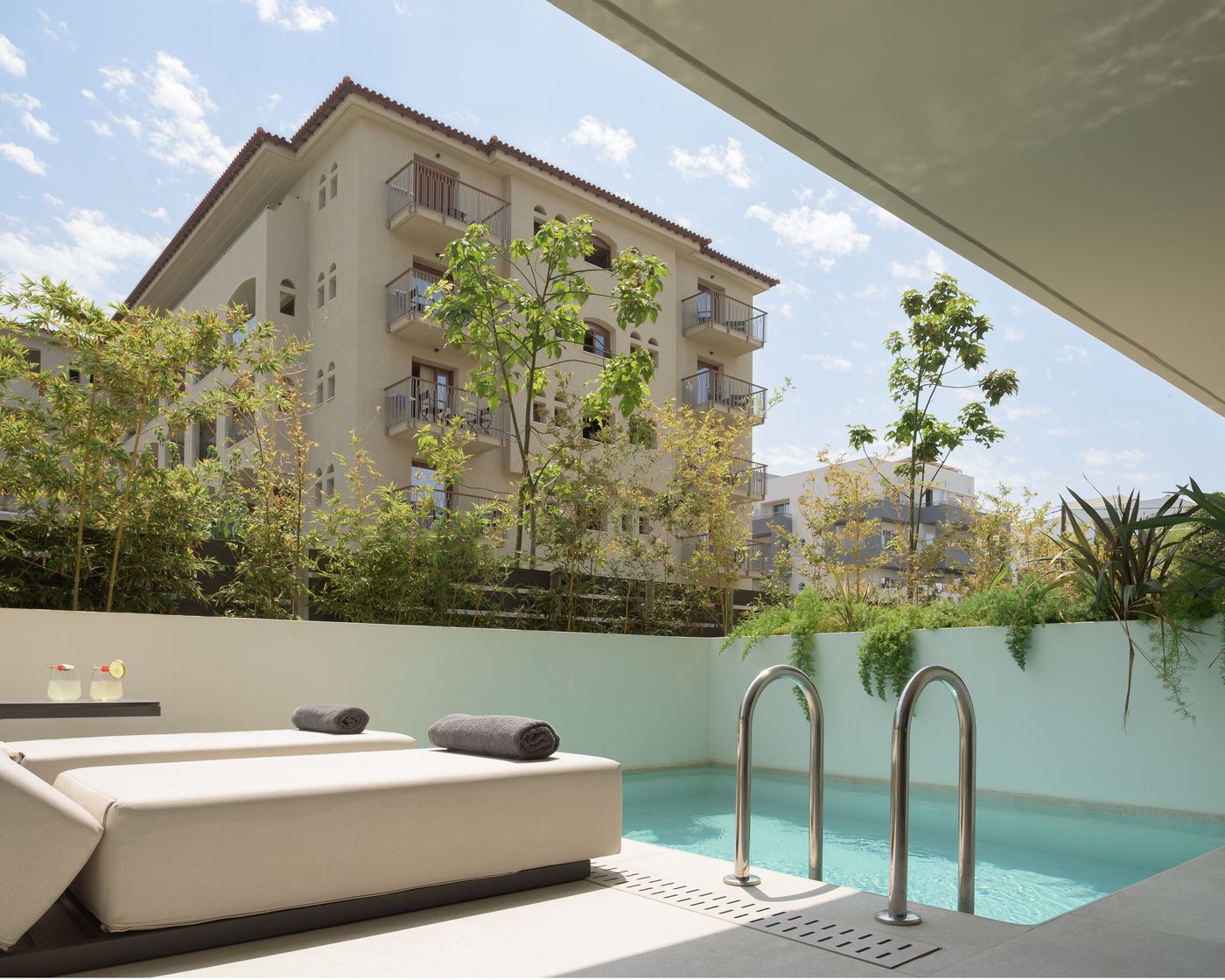 Theartemis-Palace-Room-7