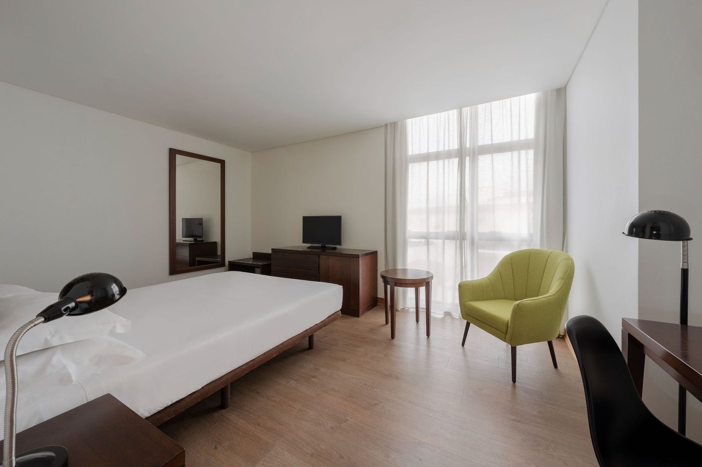 Neat-Hotel-Avenida-Room-11