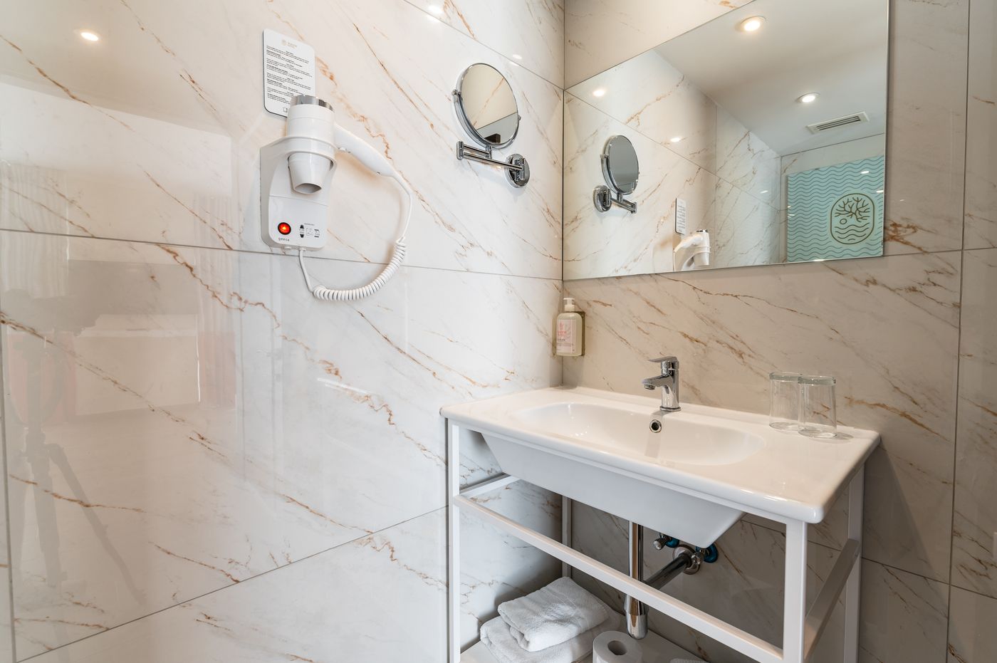 Seaview-Hotel---Adults-Only-16--Room-28