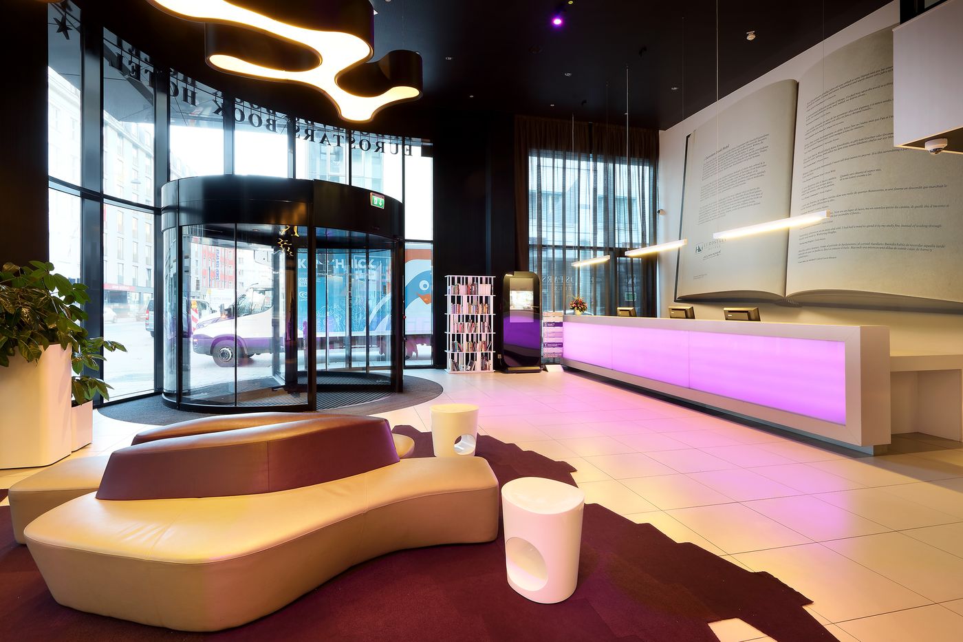 Eurostars-Book-Hotel-Lobby-16