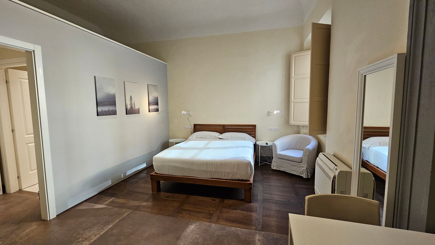 Borghese-Palace-Art-Hotel-Room-32