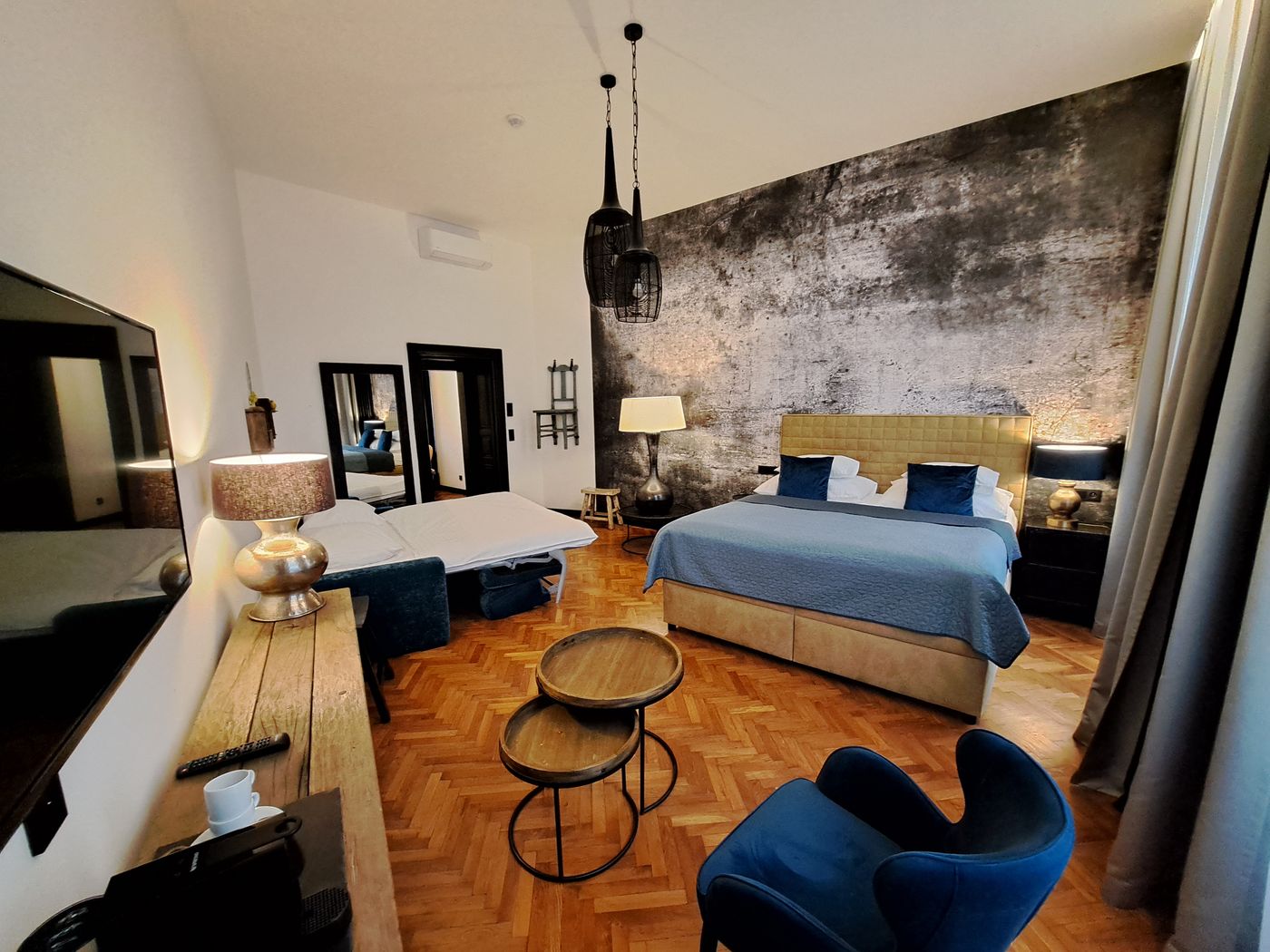 Antik-Hotel-Prague-Room-11