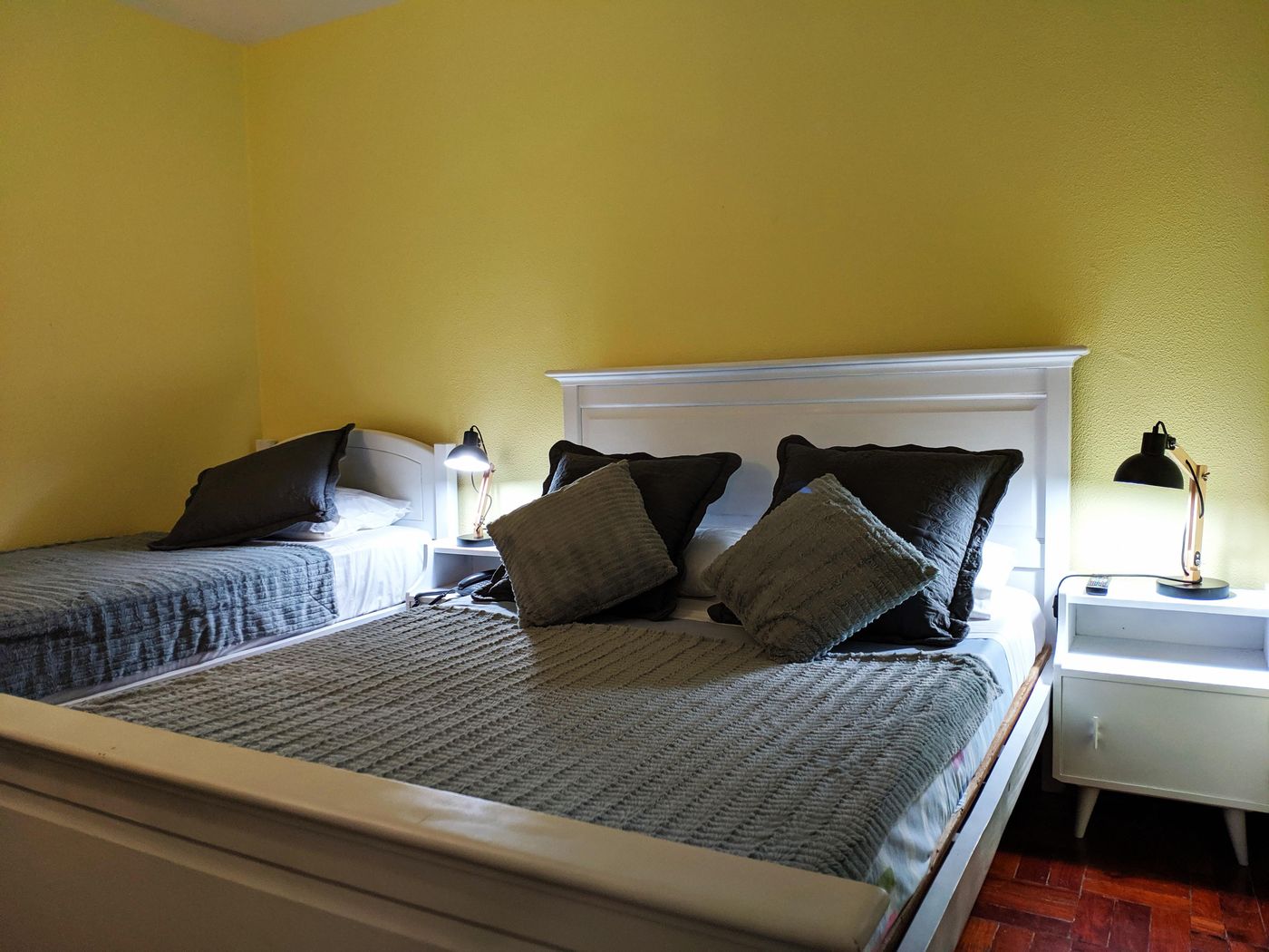 Residencial-Funchal-Room-1