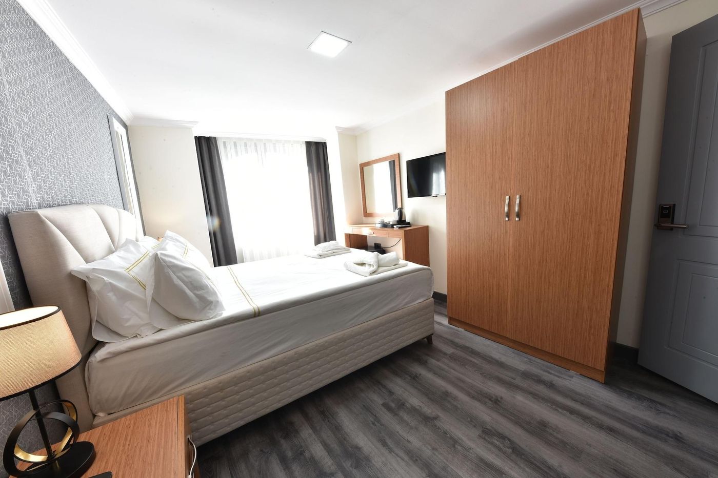 Almina-Inn-Hotel-Room-14