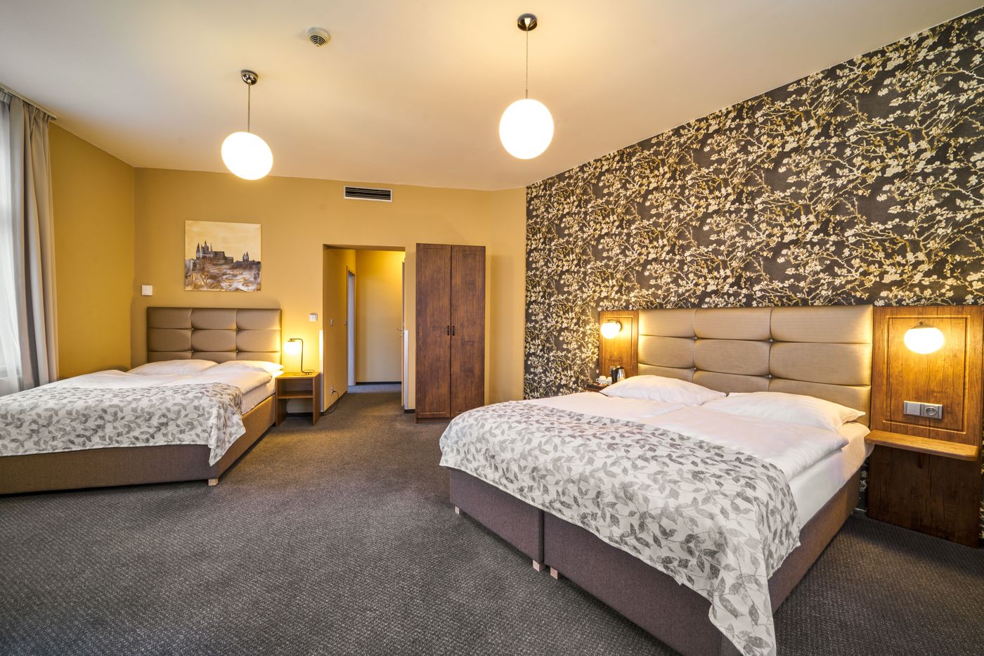 EA-Hotel-Victoria-Room-6