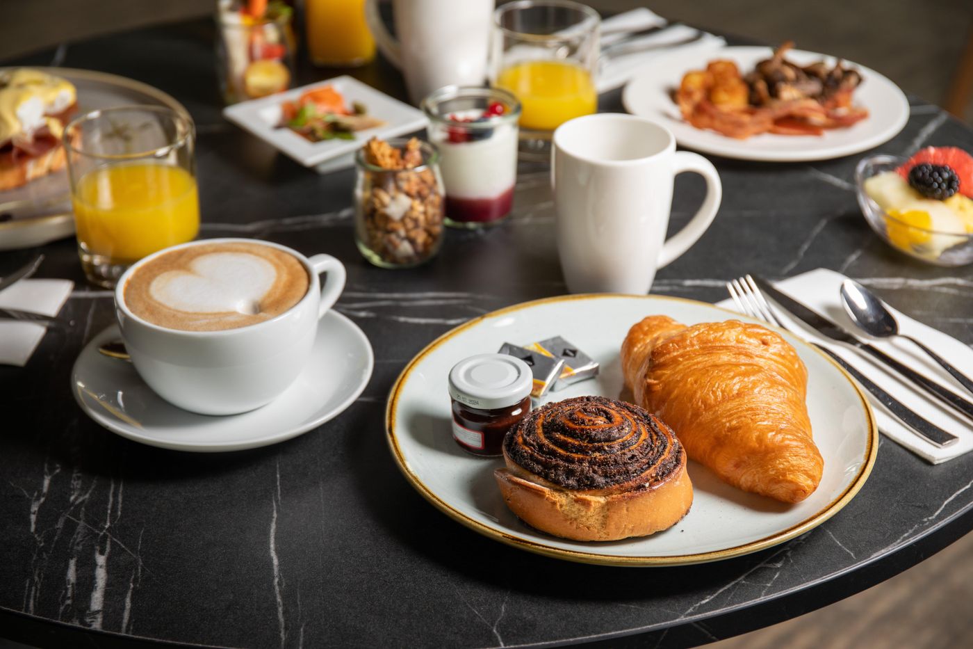 Crowne-Plaza-Budapest-Restaurant-57