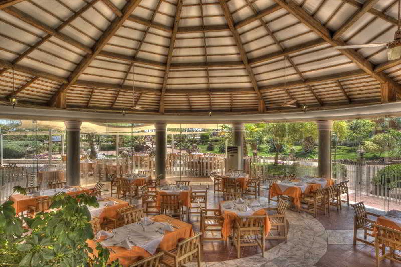 Laguna-Vista-Beach-Resort-Restaurant-38