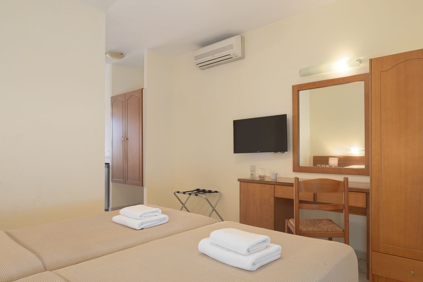 Asterias-Village-Room-39