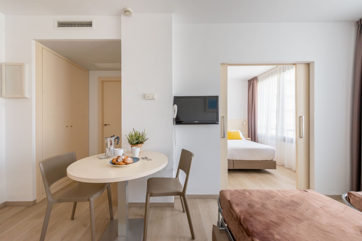 Atenea-Park-Suites---Apartments-Room-18