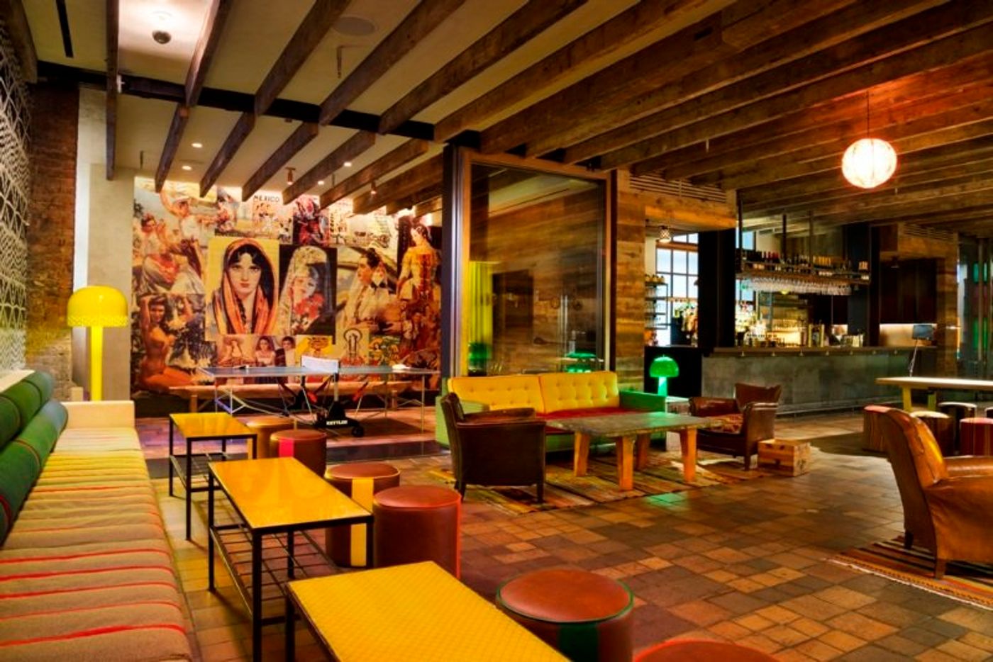 The-Pod-Hotel-39th-Street-Bar-9