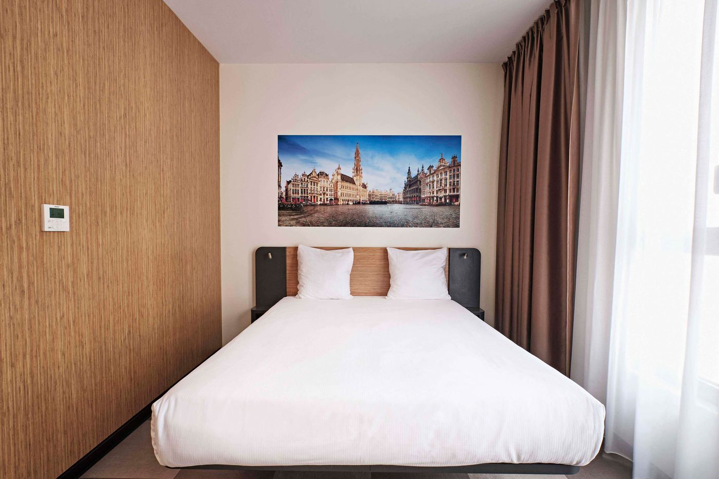 easyHotel-Brussels-City-Centre-Room-4