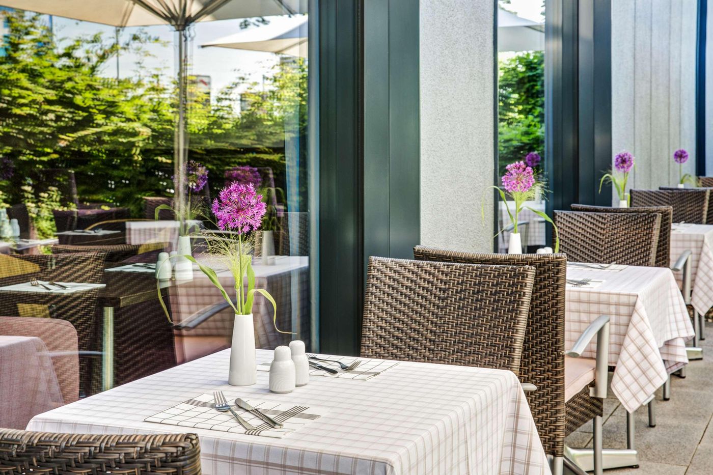 IntercityHotel-Berlin-Airport-Area-North-Terrace-30