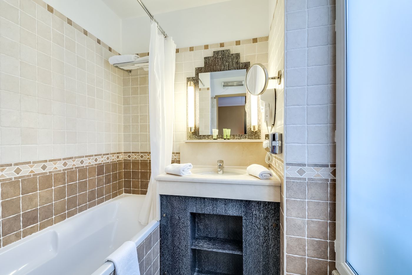 Pavillon-Opera-Bourse-Room-13