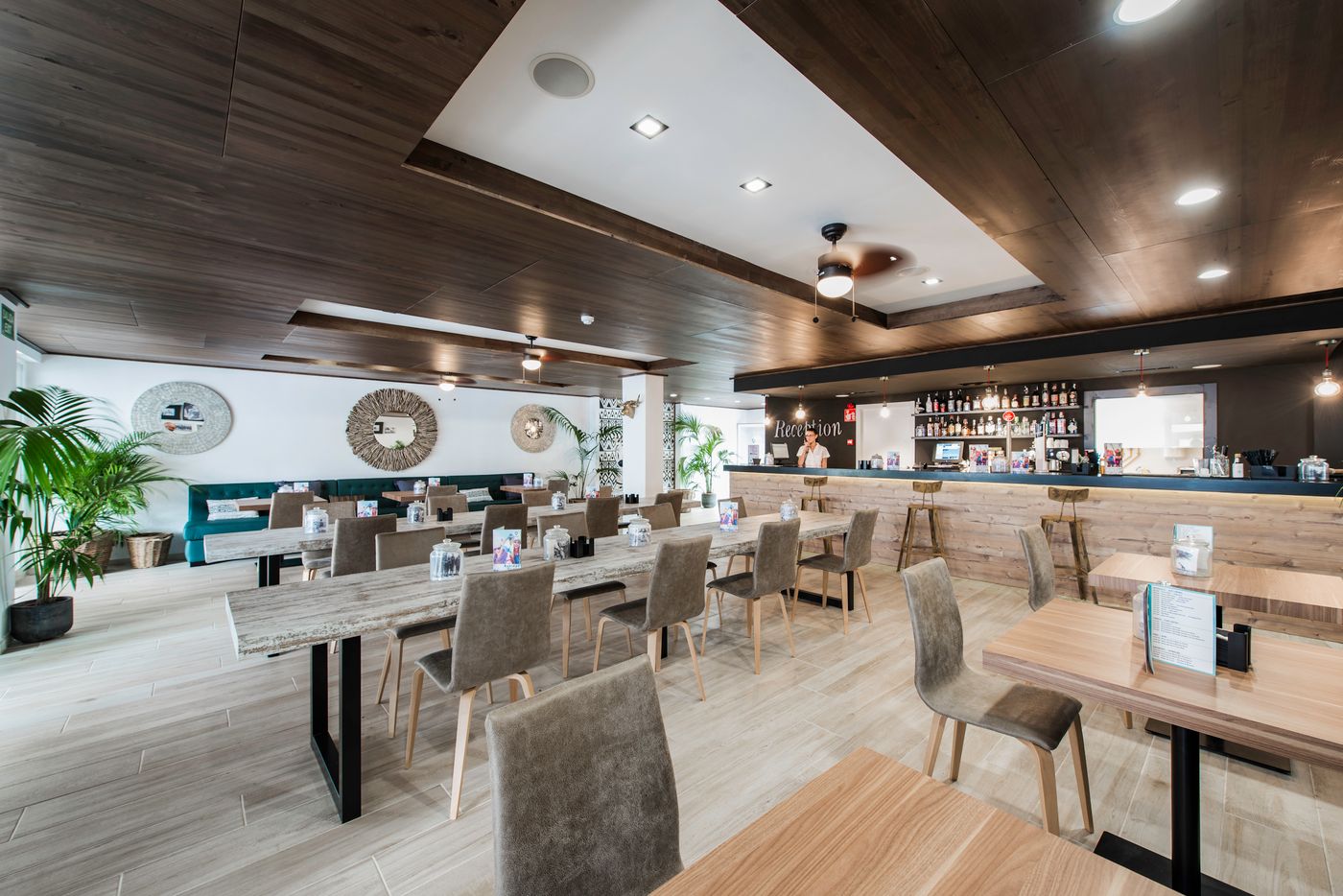 Aparthotel-Playasol-Mogambo-Lobby-27