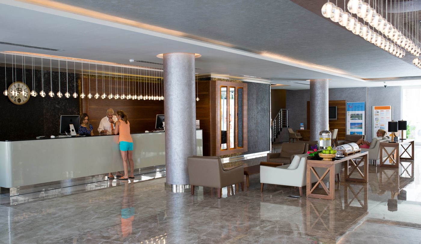 Mirage-World-Lobby-51