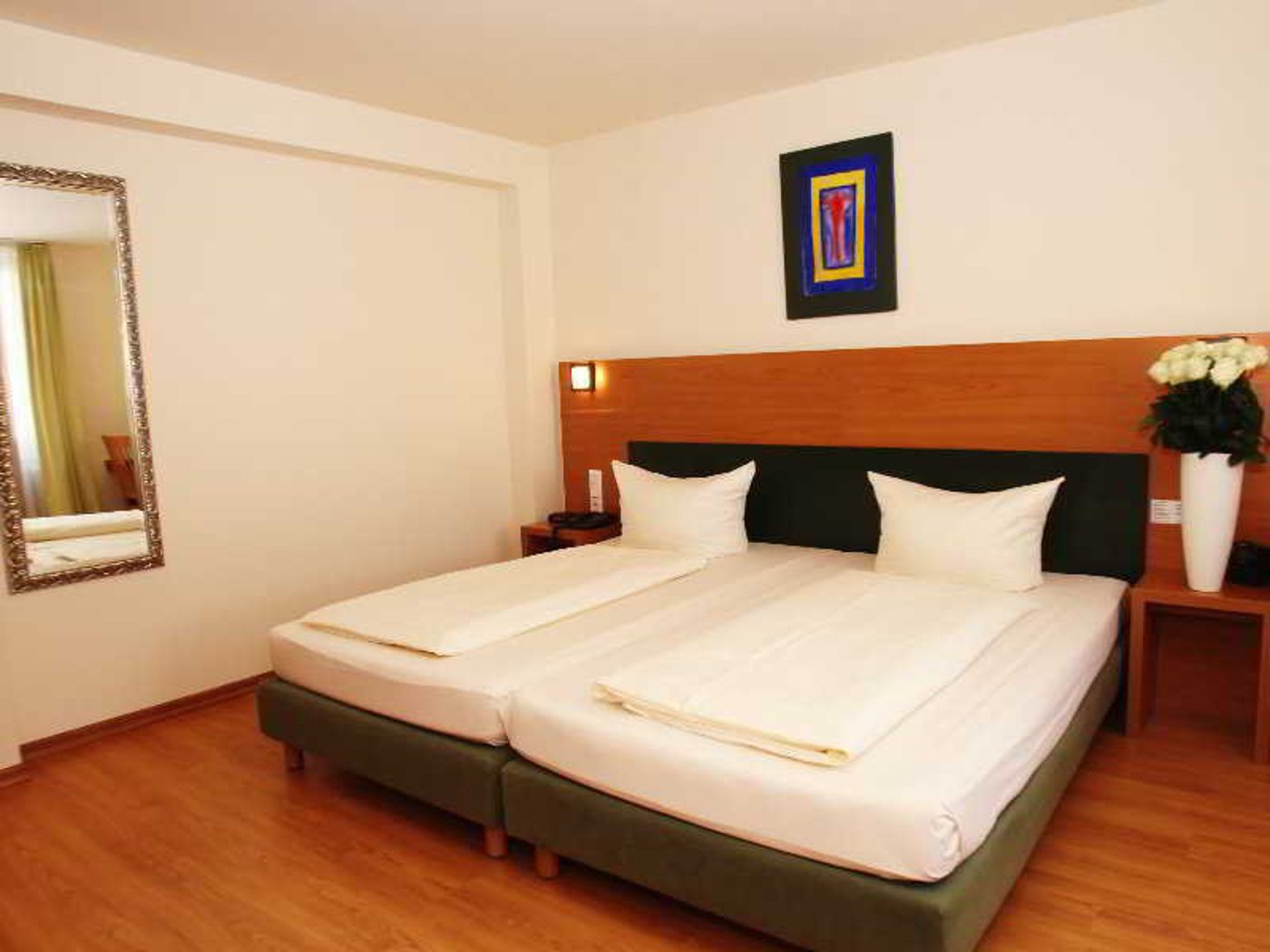 Memphis Hotel - Germany - Frankfurt Am Main - Room - 9