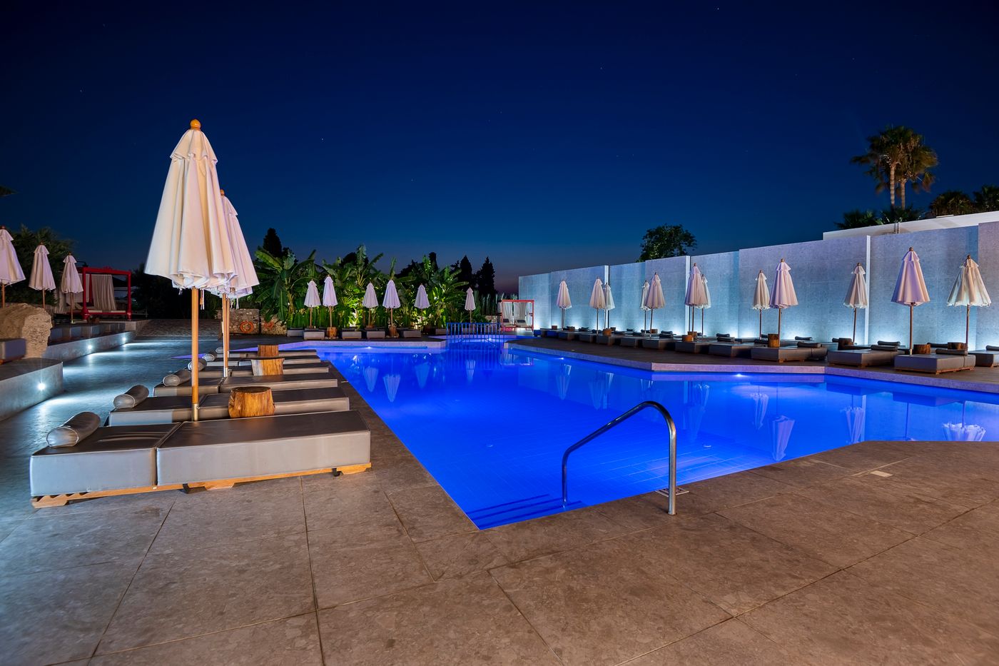 Diamond-Apartments-Pool-3