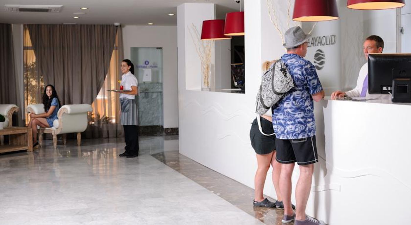 Playaolid-Suites---Apartments-Lobby-34