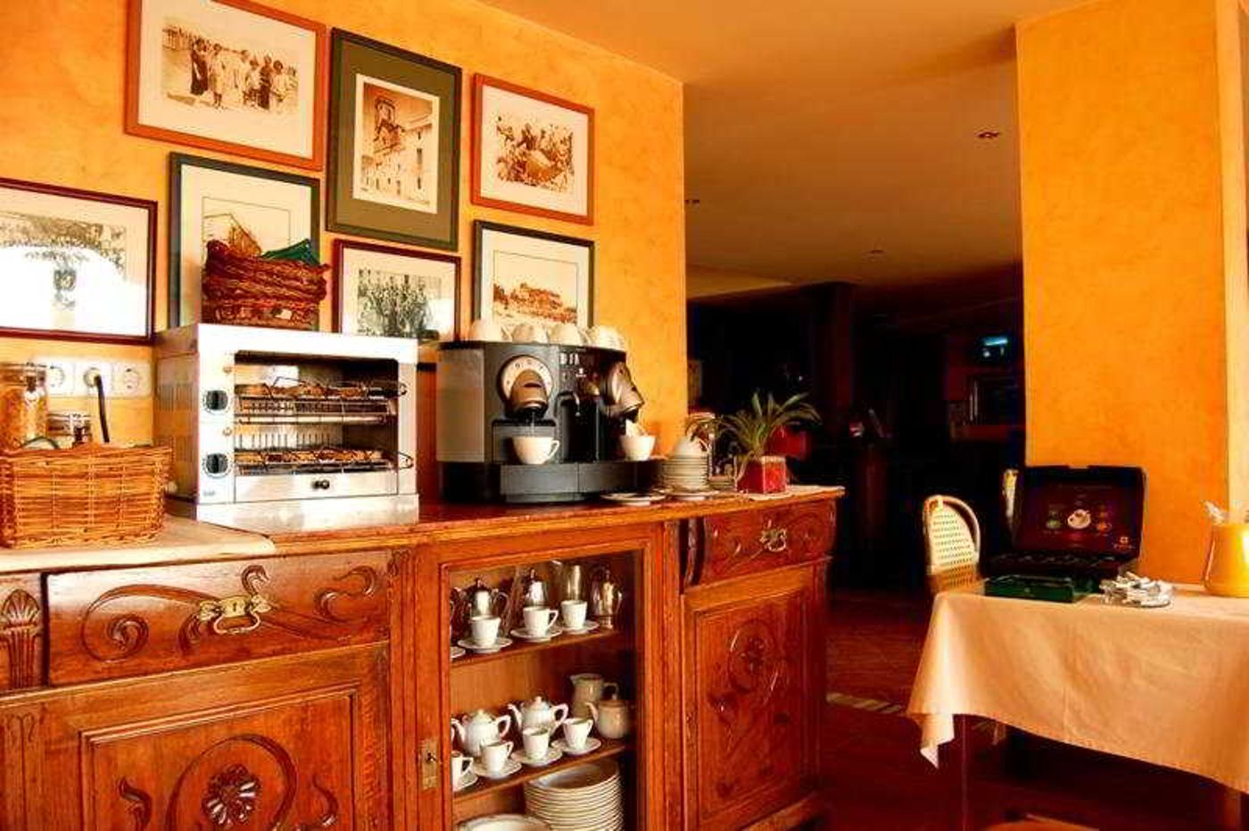 Antiga-Restaurant-19