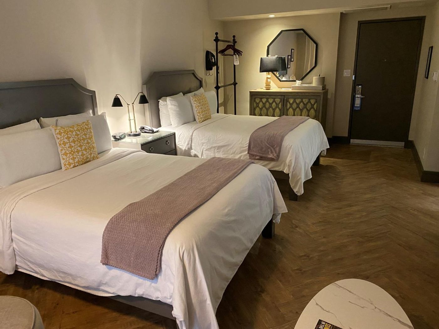 Hollywood-Hotel-Room-9