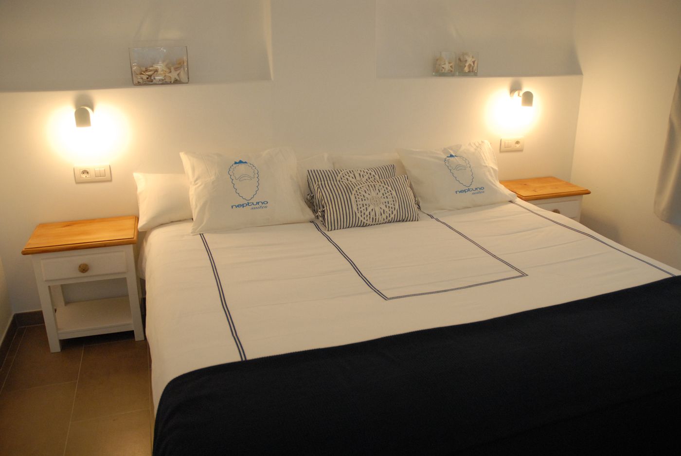 Neptuno-Suites---Adult-Only-Room-16