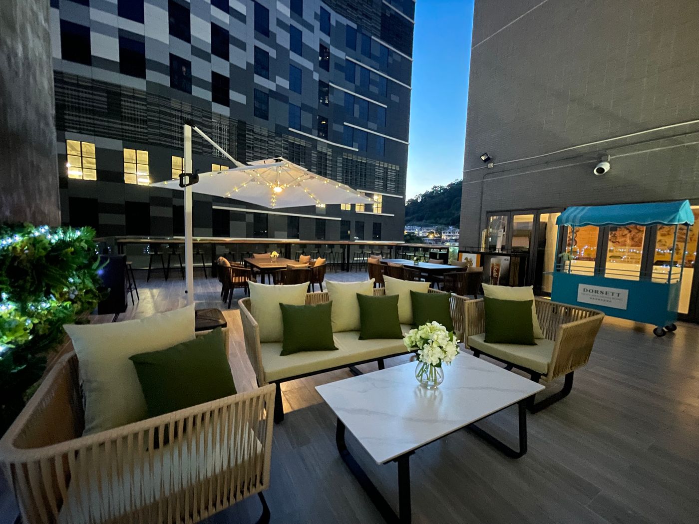 Dorsett-Tsuen-Wan-Hong-Kong-Bar-31