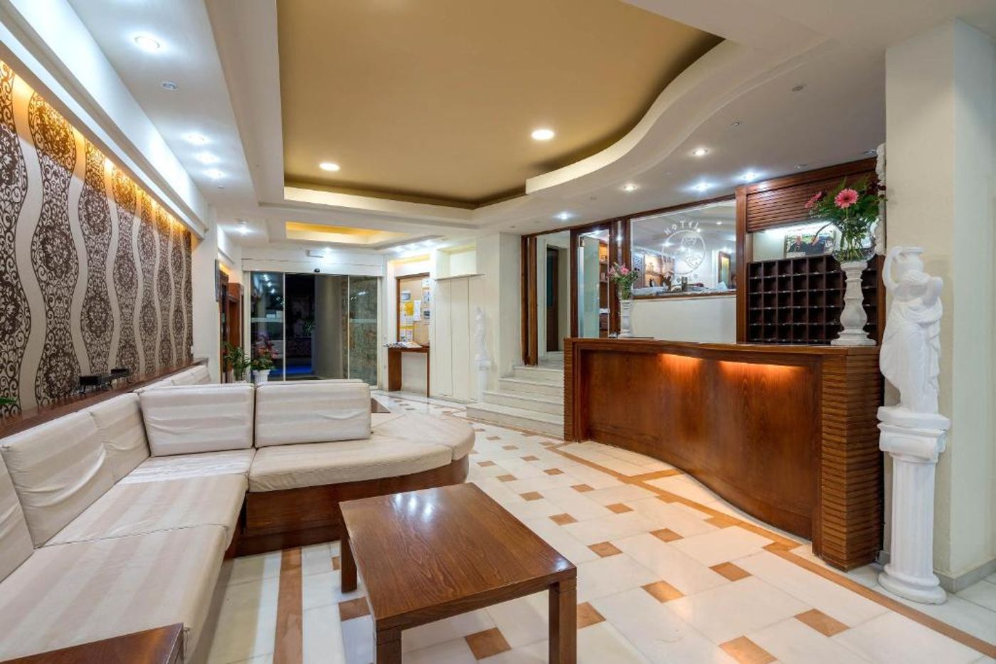 Apollo-Hotel-Lobby-46