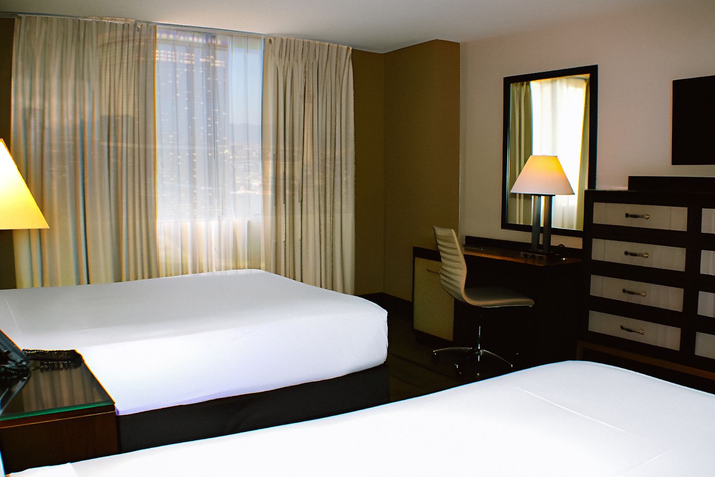 Circus-Circus-Las-Vegas-Hotel-Room-26