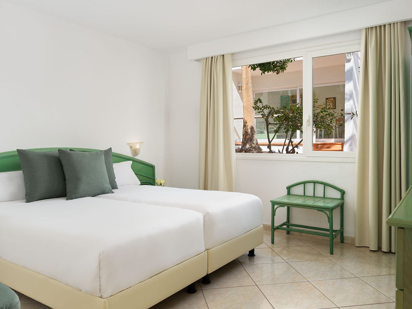 Esquinzo-Monte-del-Mar-Room-21