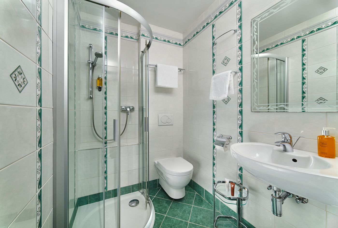 Green-Garden-Hotel-Room-29