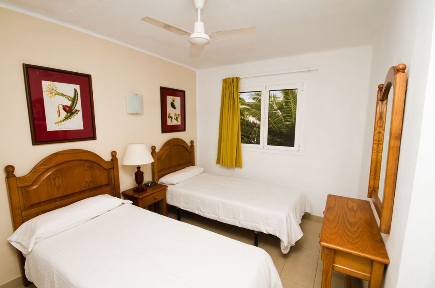 Parque Tropical Apartments