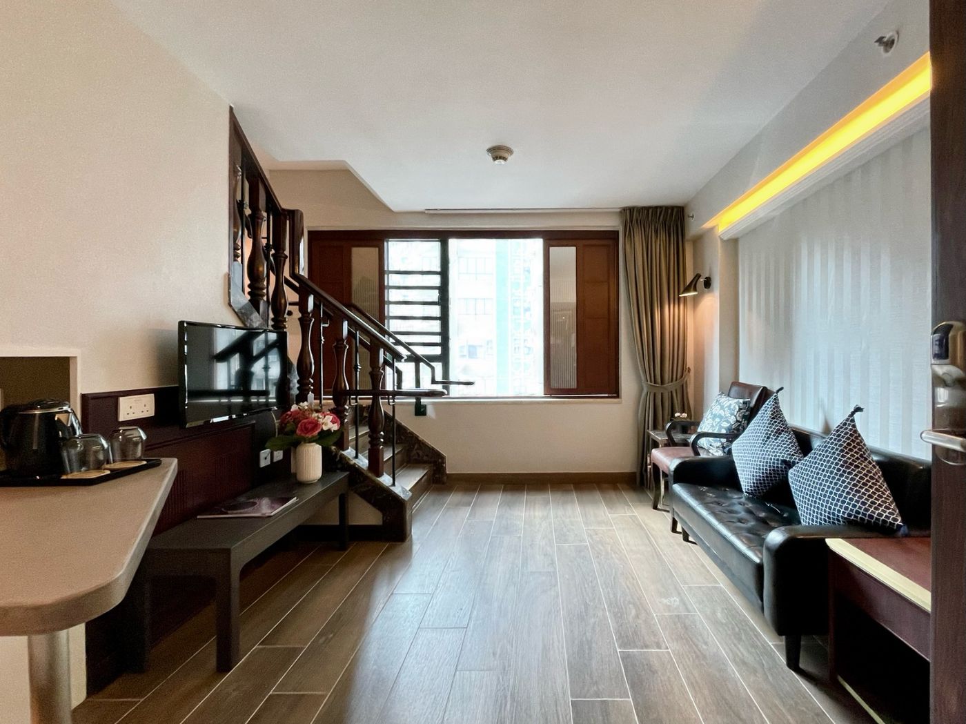 Lander-Grand-Hotel-Room-20