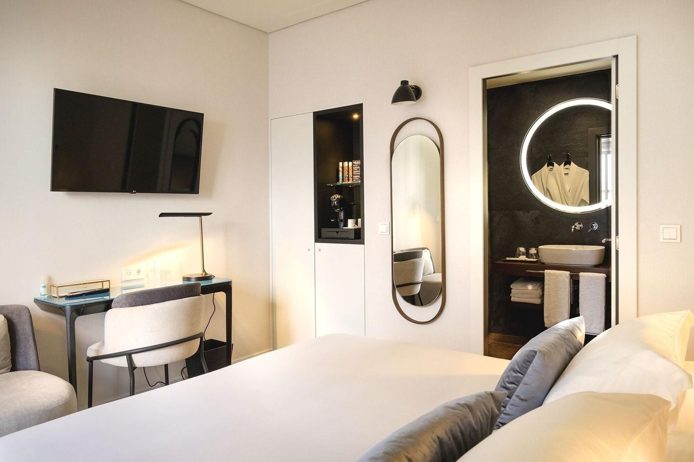 Mourasuites-Hotel-Room-24