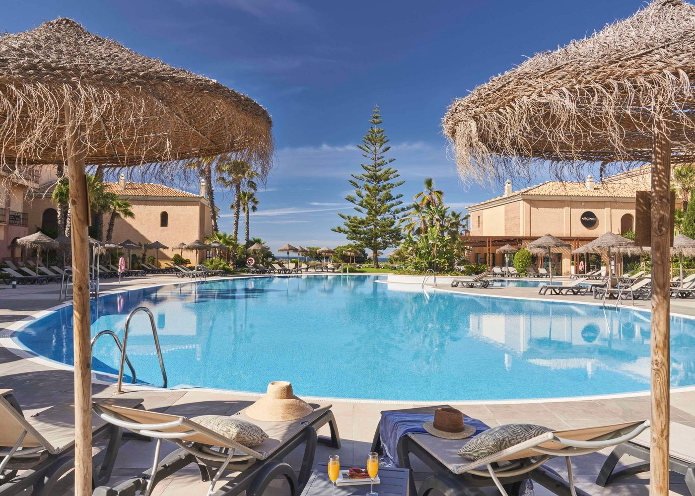 Barcelo-Punta-Umbr----a-Mar-Pool-2