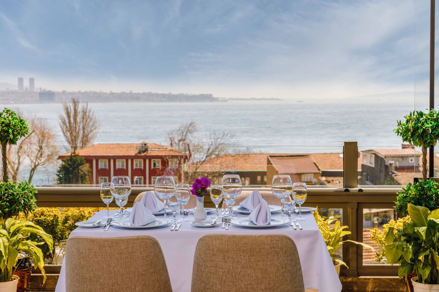 Amiral-Palace-Restaurant-94