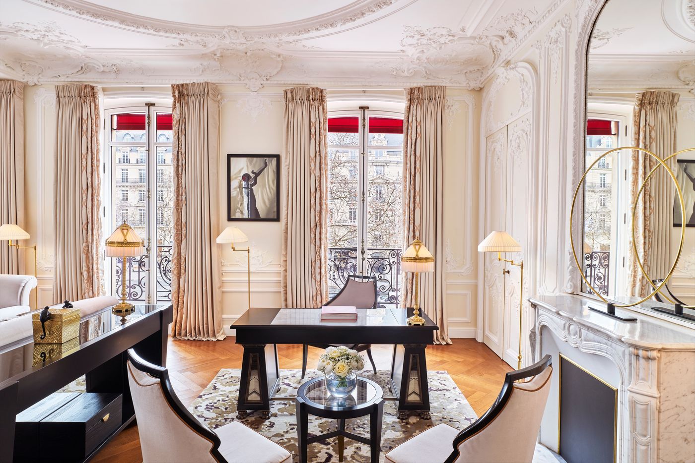 Hotel-Barriere-Le-Fouquets-Paris-Room-37